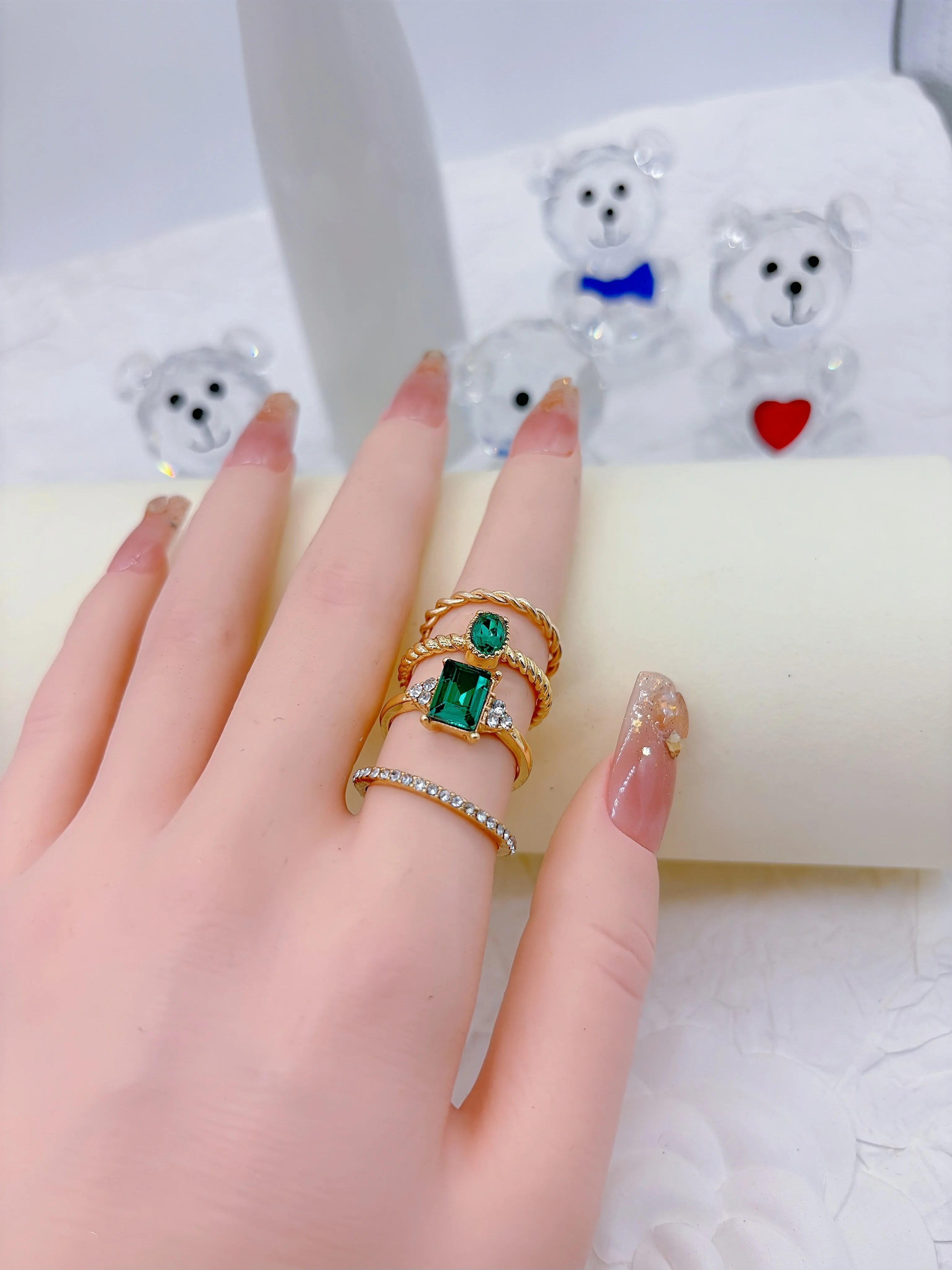 Fashionable 8-Piece Snake Twist Ring Set with Rhinestone Inlay