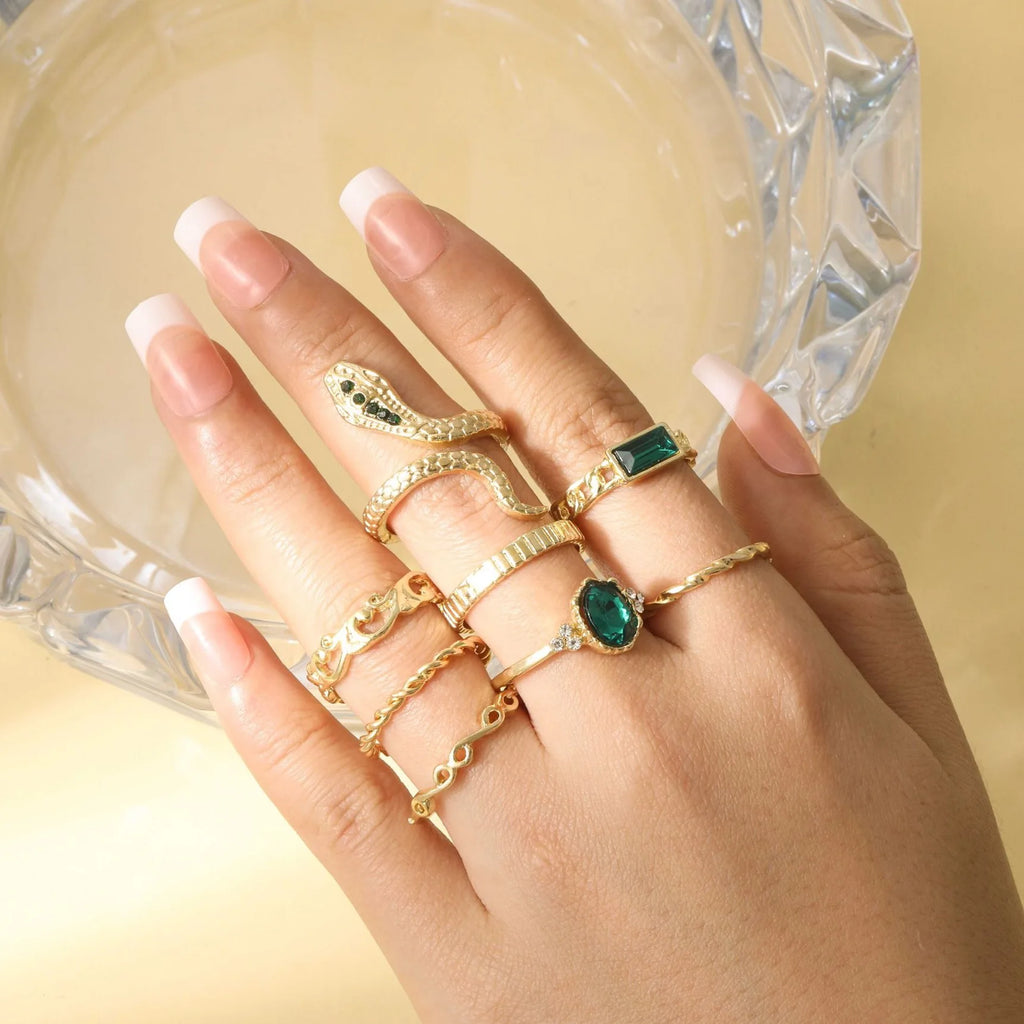 Fashionable 8-Piece Snake Twist Ring Set with Rhinestone Inlay